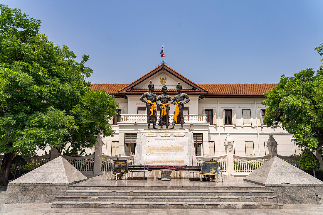 Three Kings Monument, Skulptur der Könige Mengrai, Ramkamhaeng und Ngam Muang, Gründerväter Chiang Mai, Thailand, Asien