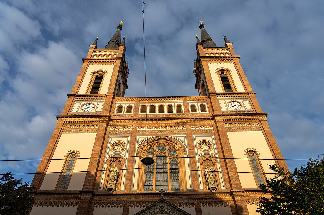 Die Altlerchenfelder Pfarrkirche zu den Sieben Zufluchten in Wien, Österreich, Europa 