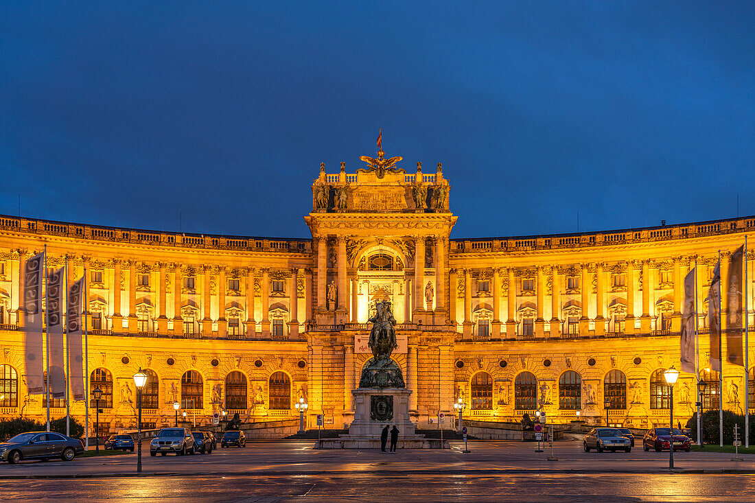 Die Neue Burg, Teil der Wiener Hofburg in der Abenddämmerung, Wien, Österreich, Europa 