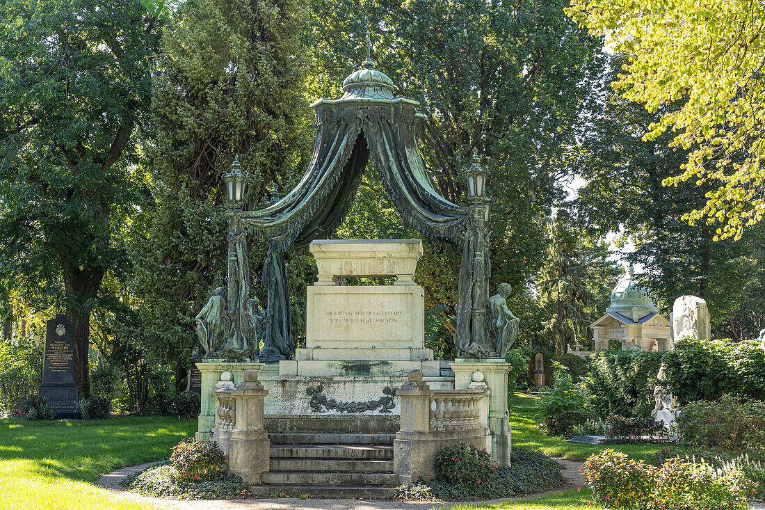 Grave in the Vienna Central Cemetery, Vienna, Austria, Europe