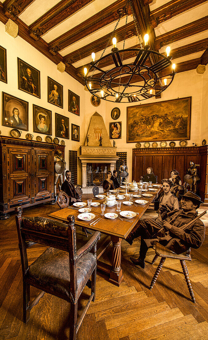Dining room with ancestral gallery, Reichenstein Castle, Trechtingshausen, Upper Middle Rhine Valley, Rhineland-Palatinate, Germany