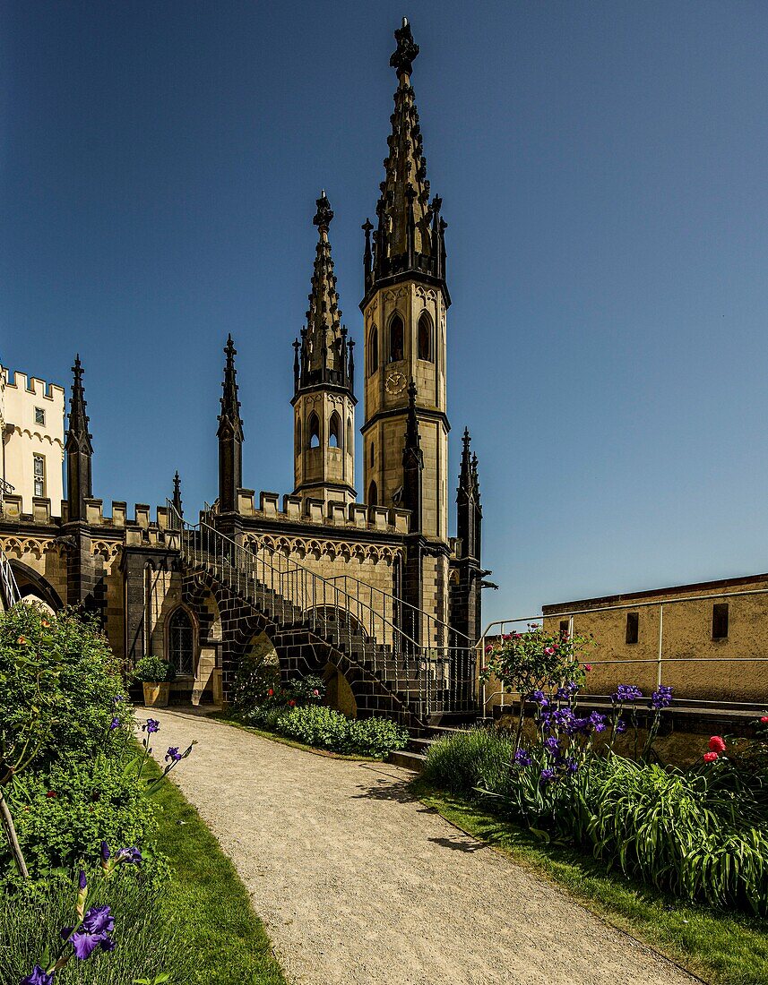 Schloss Stolzenfels, Zwingergarten und Schlosskapelle, Koblenz, Oberes Mittelrheintal, Rheinland-Pfalz, Deutschland