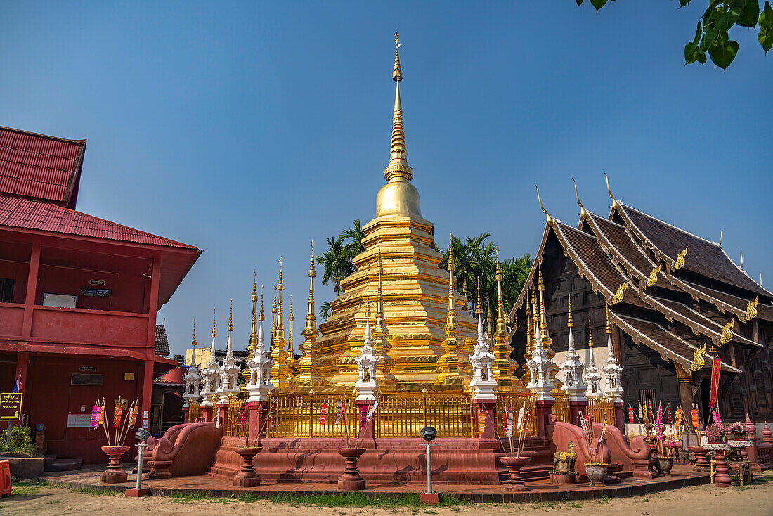 Goldener Stupa des Wat Phantao, Chiang Mai, Thailand, Asien   