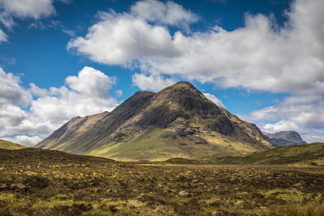 Stob Coire Raineach (925 m) im Glencoe, Highlands, Schottland, Großbritannien