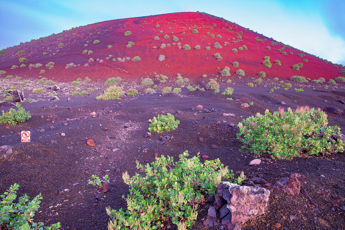 Caldera Colorada, Parque Natural de los Volcanes, near Masdache, Lanzarote, Canary Islands, Spain, Europe