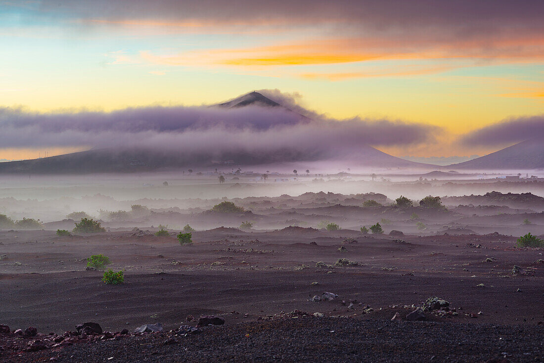 Parque Natural de Los Volcanes, behind the Monte Mina, 444m, near San Bartolomé, Lanzarote, Canary Islands, Spain, Europe