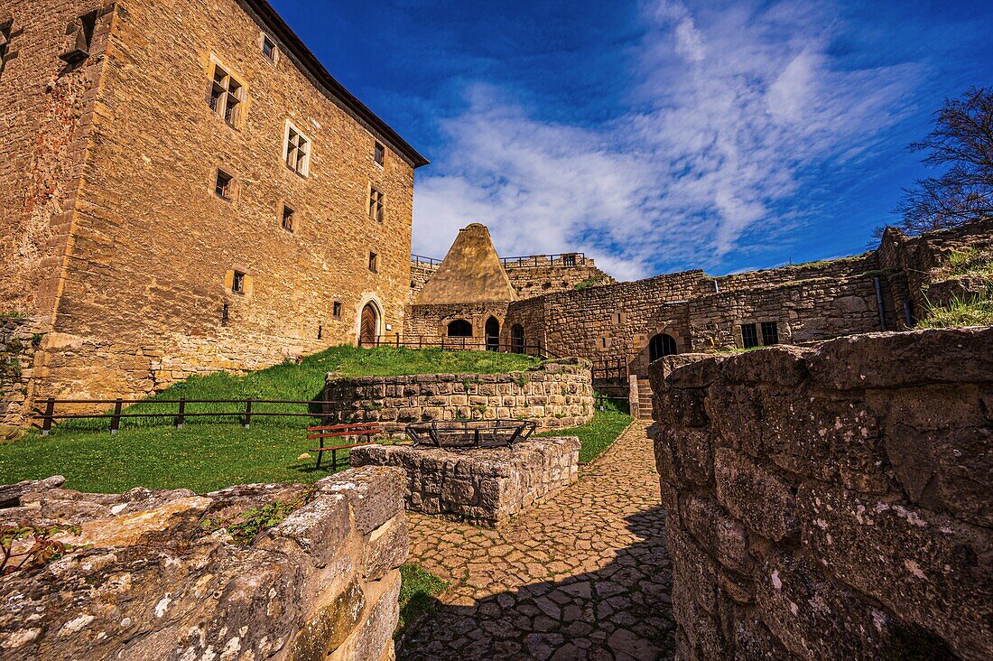 The courtyard of the moated castle of Kapellendorf, Kapellendorf, Thuringia, Germany