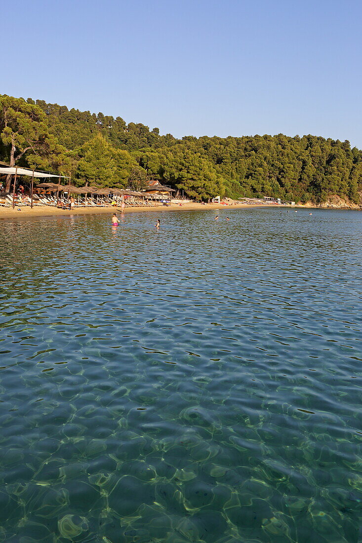 Maratha Beach an der Südküste der Insel Skiathos, Nördliche Sporaden, Griechenland