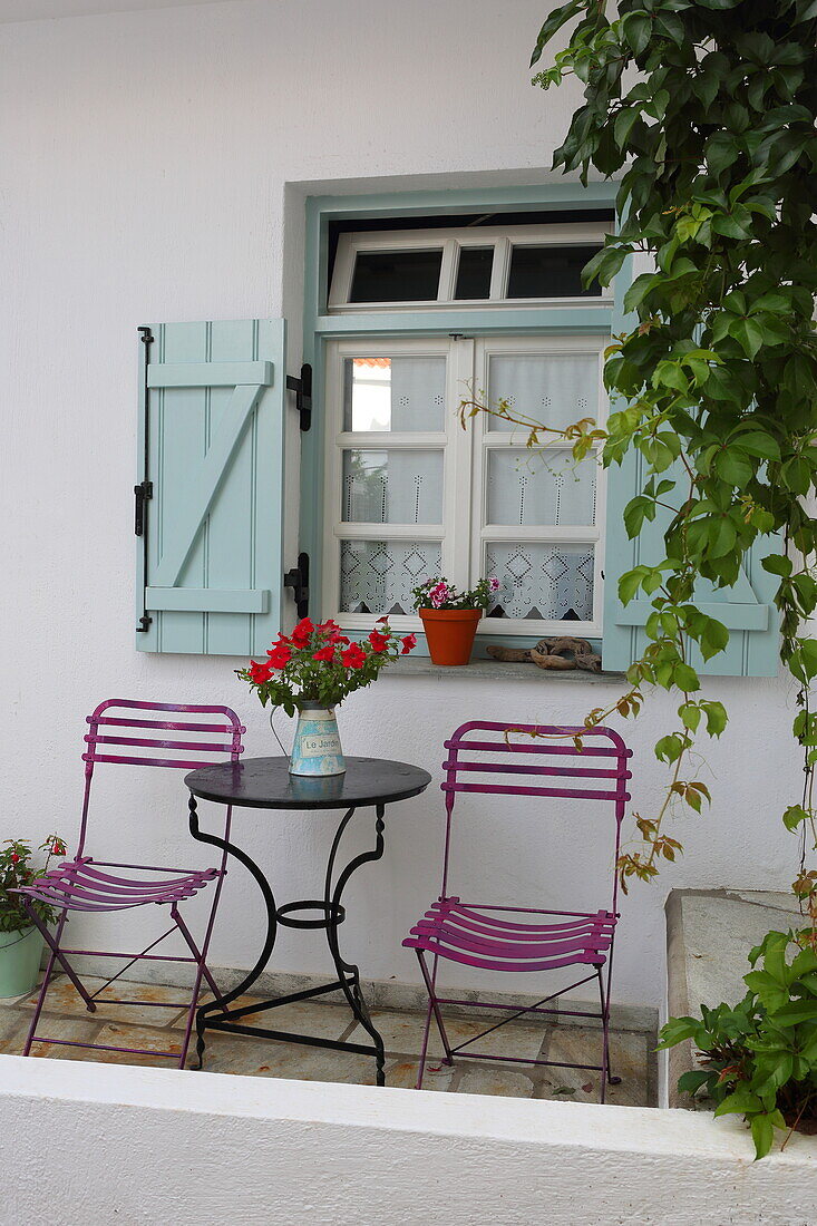 Impression in einer Gasse von Skopelos Stadt, Insel Skopelos, Nördliche Sporaden, Griechenland