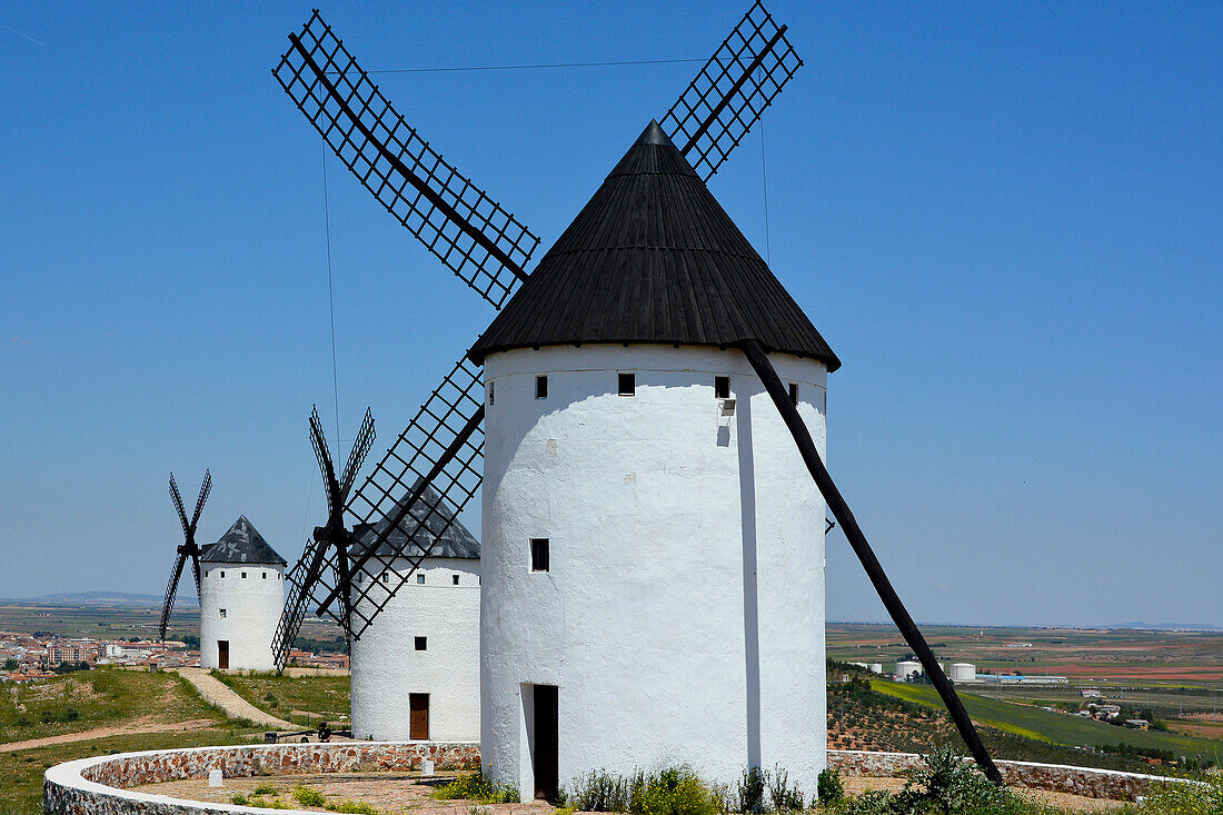 Windmühlengruppe des Don Quichote, in Consuegra,  Provinz Toledo, Kastilien-La Mancha, Spanien