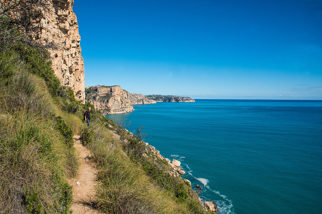Hiking on the Costa Blanca, on the smugglers'39; route, along the cliffs, approx. 60 meters above the beach