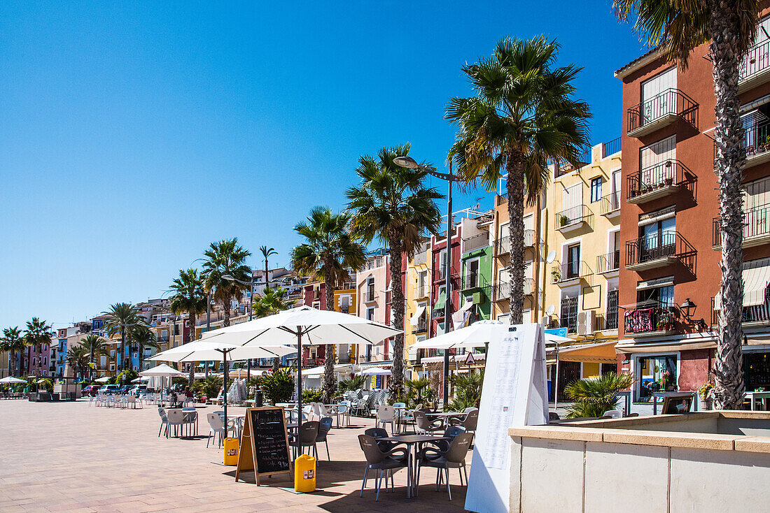 Bunte Häuser an der Uferpromenade, Villajoyosa, bei Benidorm, Provinz Alicante, Costa Blanca, Spanien