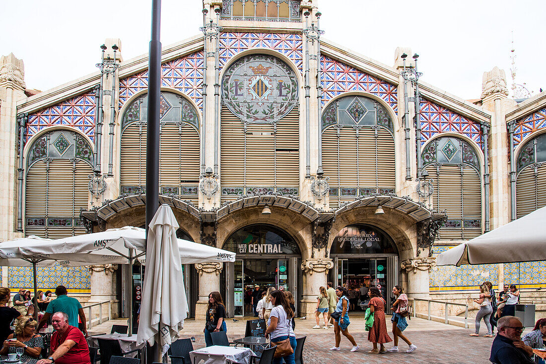 Valencia, Mercado Central, wholesale market hall, entrance area, with many tapas bars, Spain