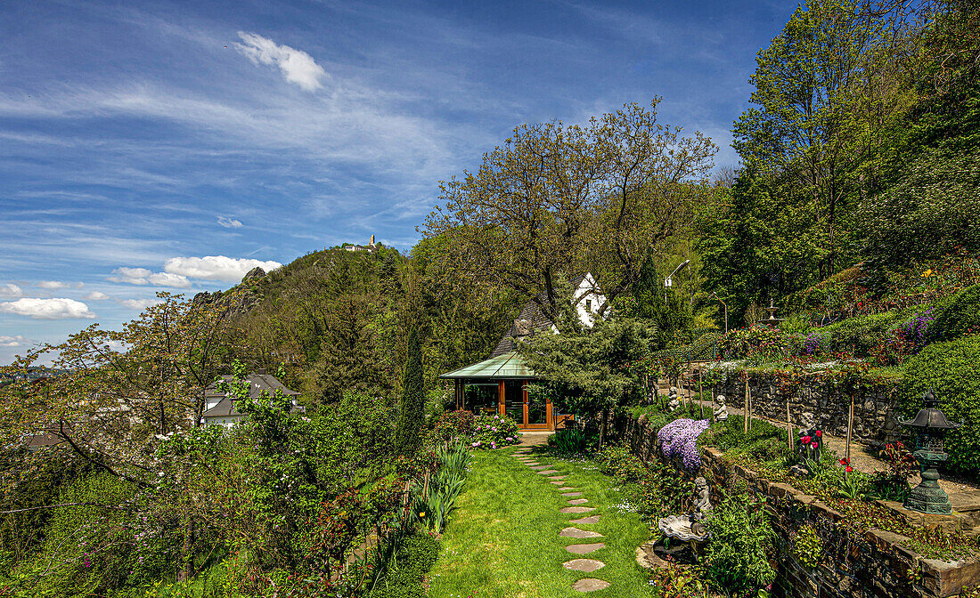 Federal Chancellor Adenauer House Foundation, work pavilion in the garden, in the background the Drachenfels, Bad Honnef-Rhöndorf, North Rhine-Westphalia, Germany