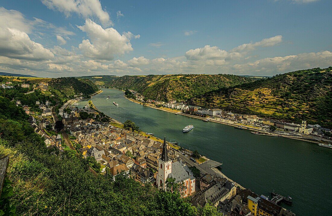 View from the Rheinburgenweg on the old towns of St. Goarshausen and St. Goar in the Rhine Valley, Upper Middle Rhine Valley, Rhineland-Palatinate, Germany