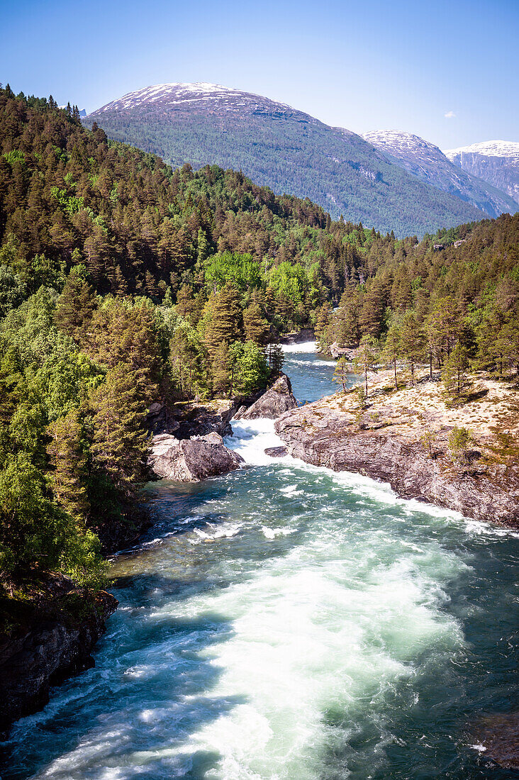 Wasserfall und Schlucht Slettafossen bei Verma, Provinz Moere og Romsdal, Vestlandet, Norwegen