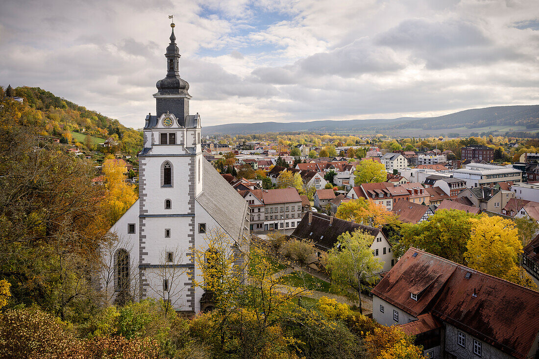 Blick von Heidecksburg auf Stadtkirche St. Andreas, Rudolstadt, Landkreis Saalfeld-Rudolstadt, Thüringen, Deutschland, Europa