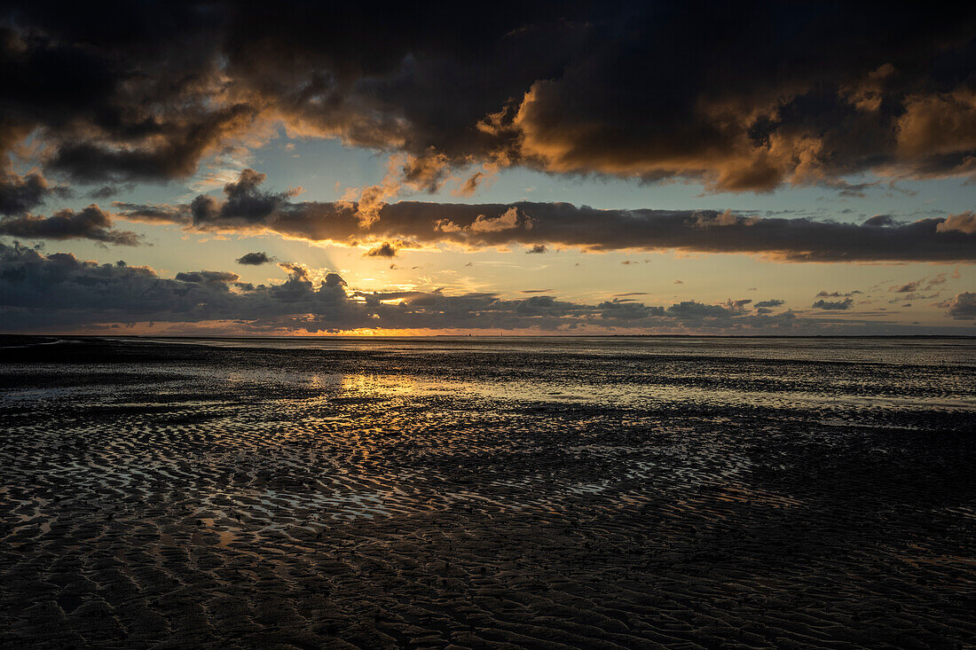 Sunset and afterglow at the Wadden Sea, Schillig, Wangerland, Friesland, Lower Saxony, Germany, Europe