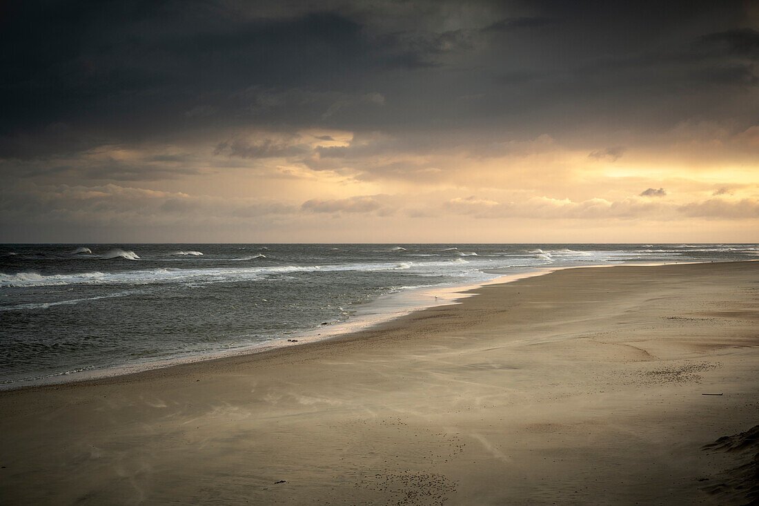 Beach in storm and rain, Norderney, East Frisian Islands, Lower Saxony, Germany, Europe