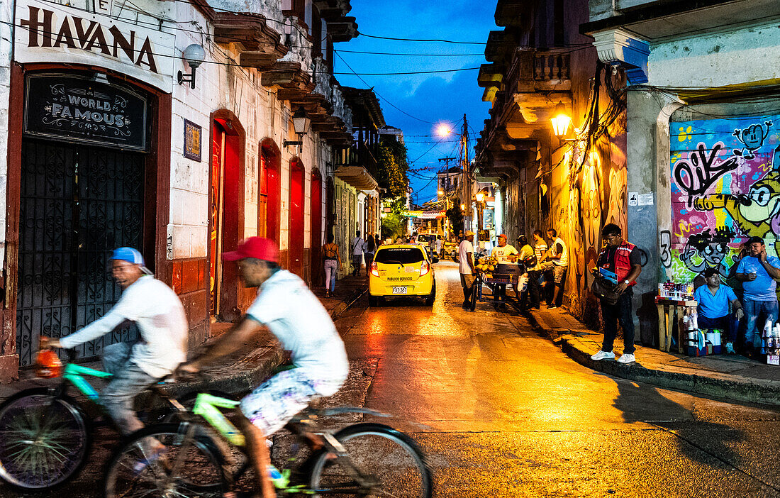 Nicht Havanna, Getsemani, blaue Stunde, Cartagena, Kolumbien