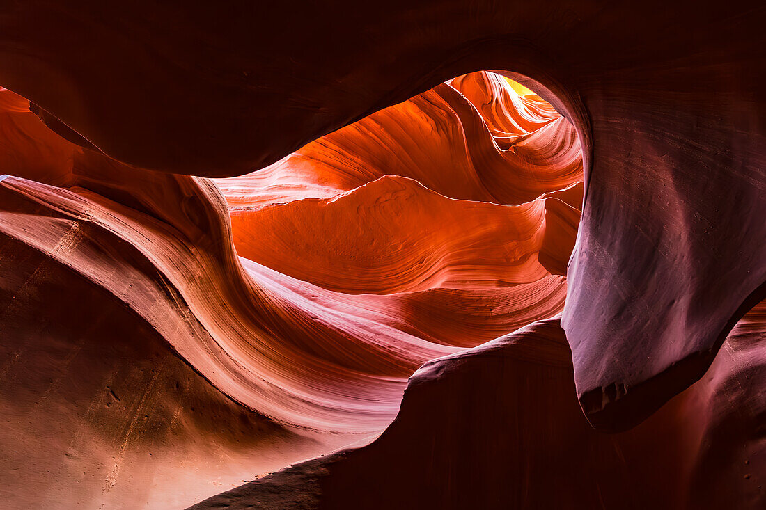 Magische Formen und Farben im Lower Antelope Canyon bei Page, Arizona, Vereinigte Staten