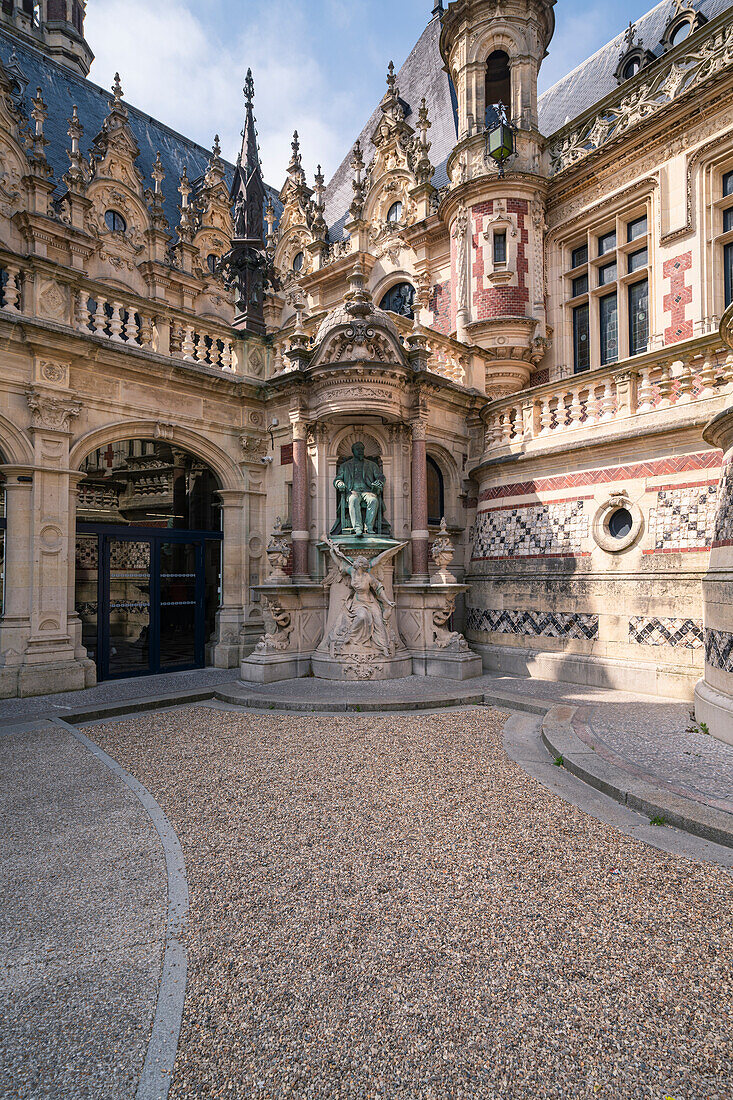 Außenansicht des Palais Bénédictine in Fecamp, Normandie, Frankreich