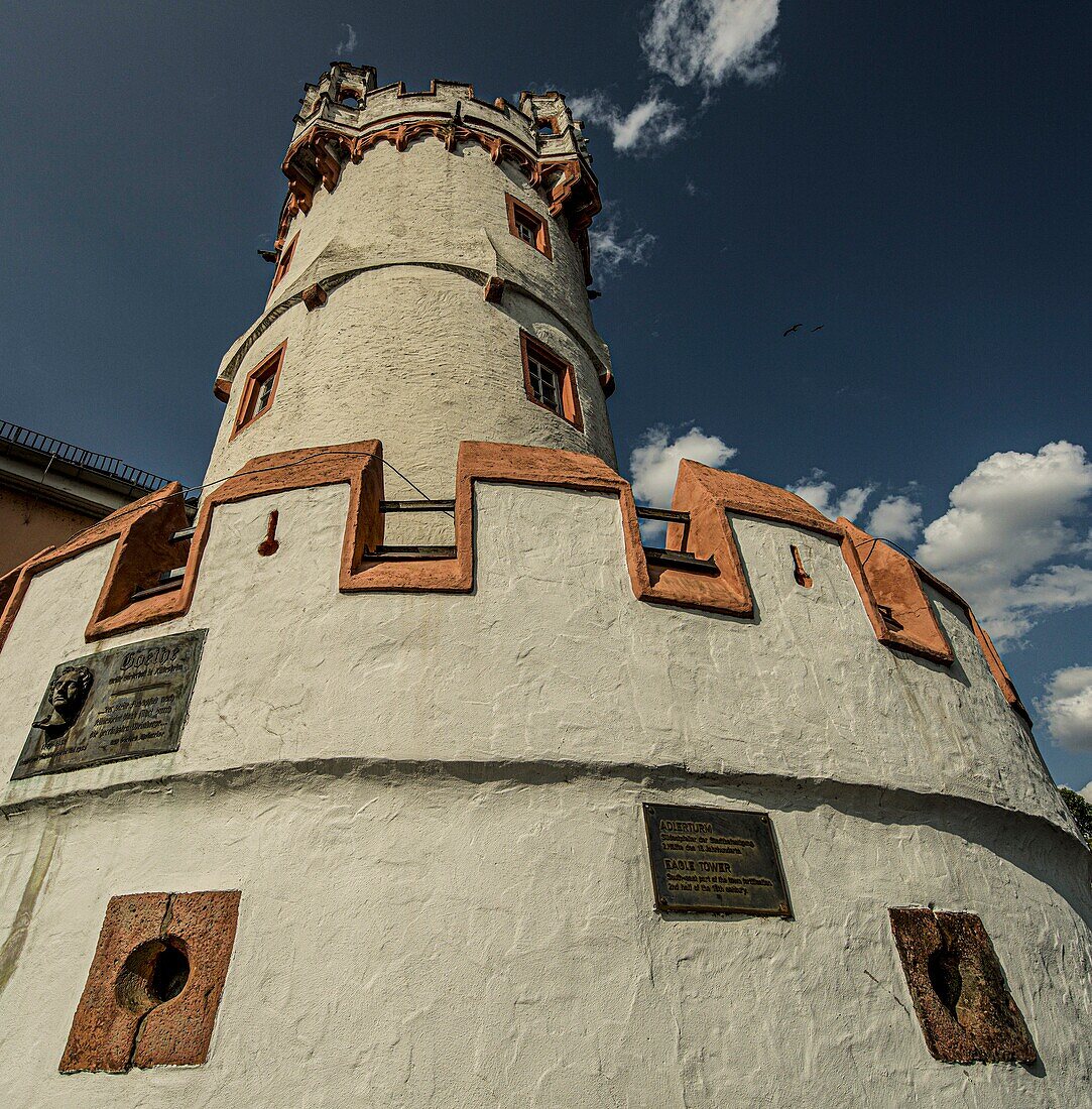 Adlerturm im der Altstadt von Rüdesheim, Teil der mittelalterlichen Stadtbefestigung (15. Jh.), Oberes Mittelrheintal, Hessen, Deutschland