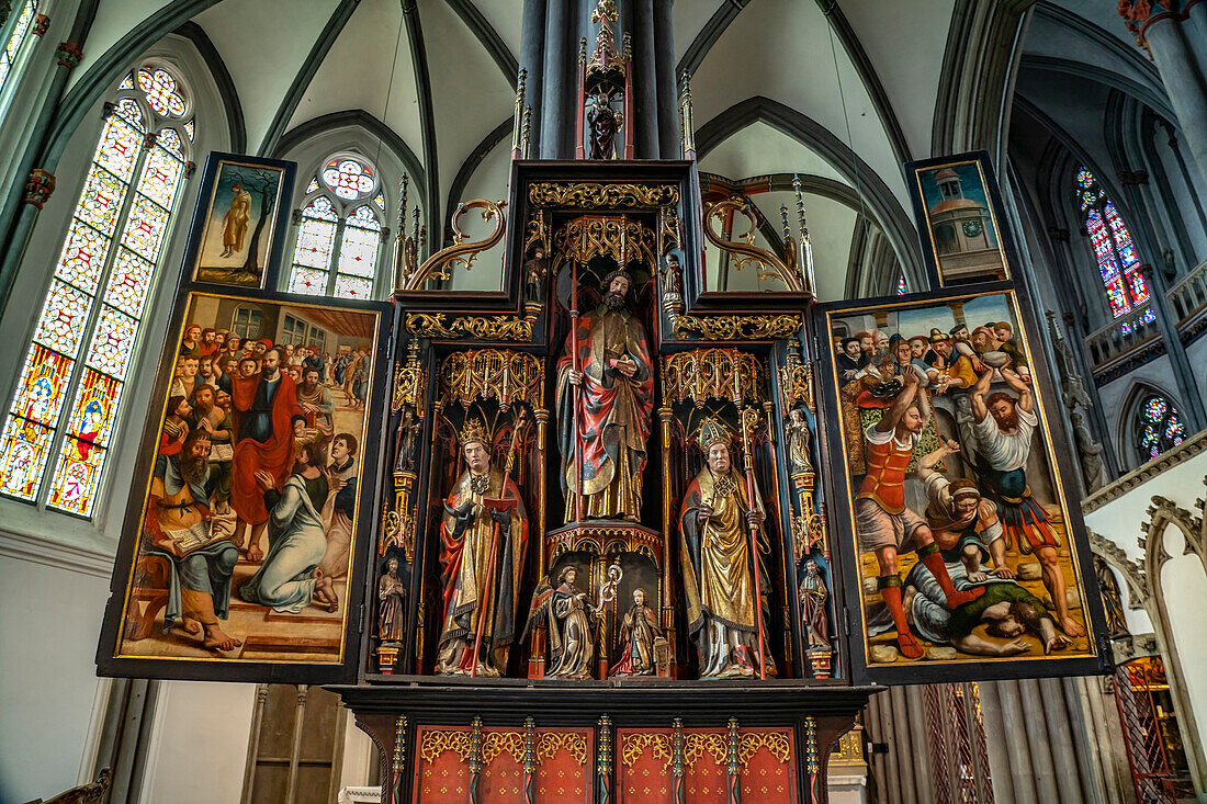 Matthias Altar in the interior of the St. Viktor Catholic Church in Xanten, Lower Rhine, North Rhine-Westphalia, Germany, Europe