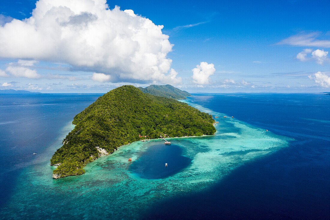Luftaufnahme Cape Kri, Raja Ampat, West Papua, Indonesien