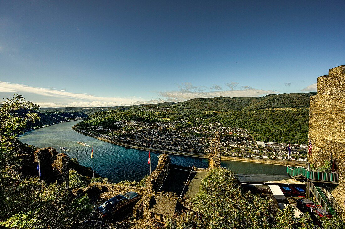 Blick von Burg Liebenstein auf den Rheinbogen bei Bad Salzig und Kestert, Kamp-Bornhofen, Oberes Mittelrheintal, Rheinland-Pfalz, Deutschland