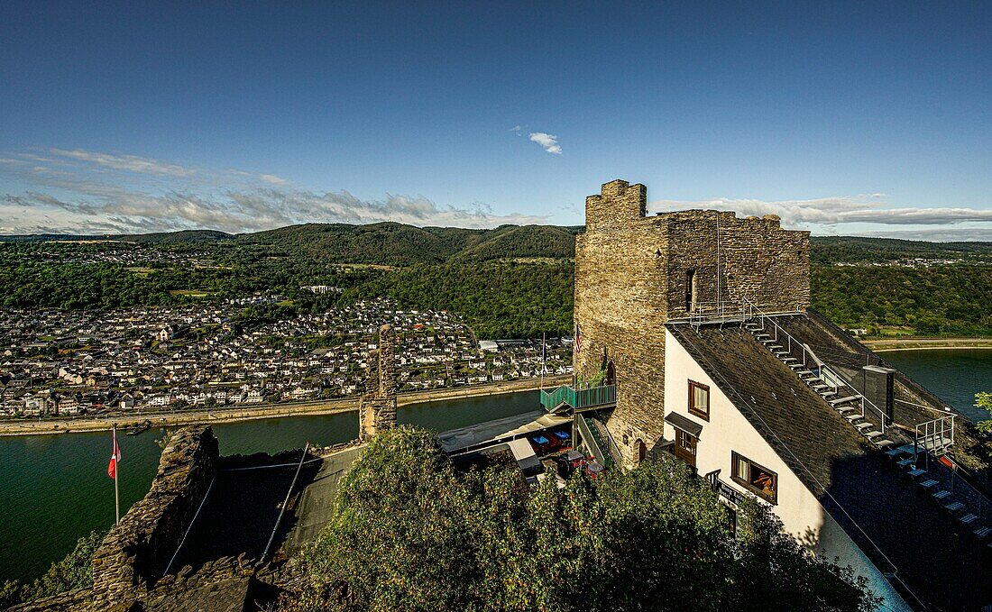 Blick auf Hotel Burg Liebenstein und in das Rheintal bei Bad Salzig, Kamp-Bornhofen, Oberes Mittelrheintal, Rheinland-Pfalz, Deutschland