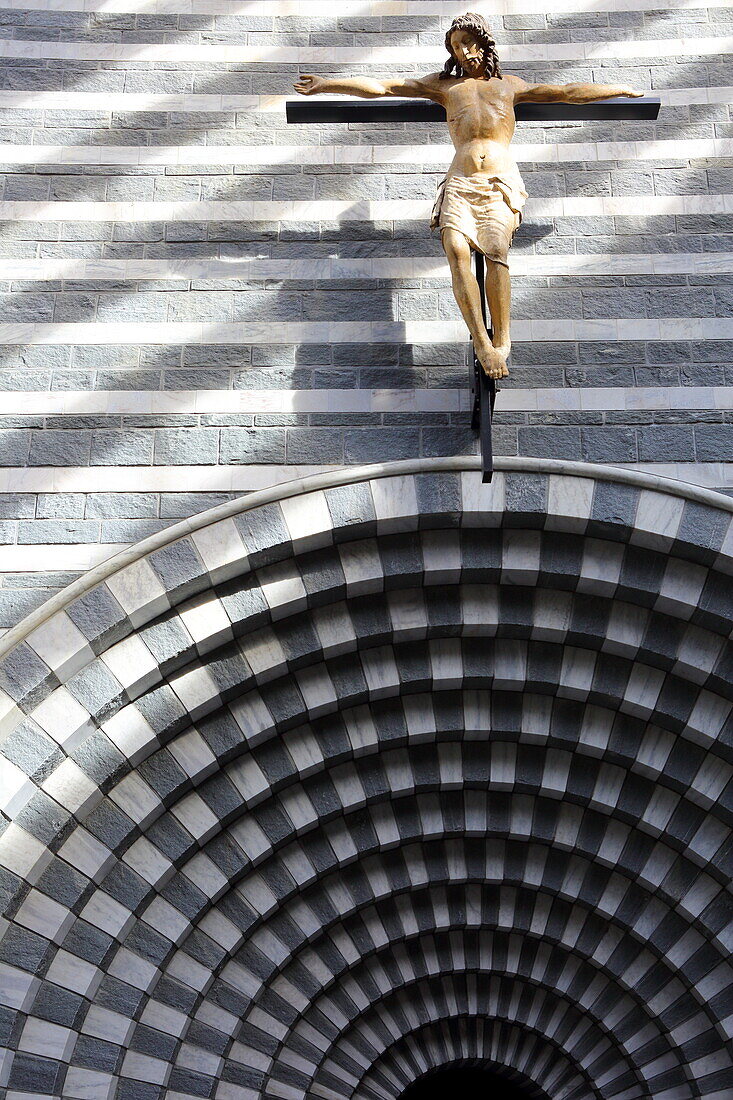 Kirche von Mario Botta, Mogno, Tessin, Schweiz