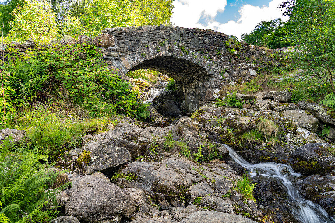 Stone bridge Ashness Bridge in the Lake District, England, UK, Europe