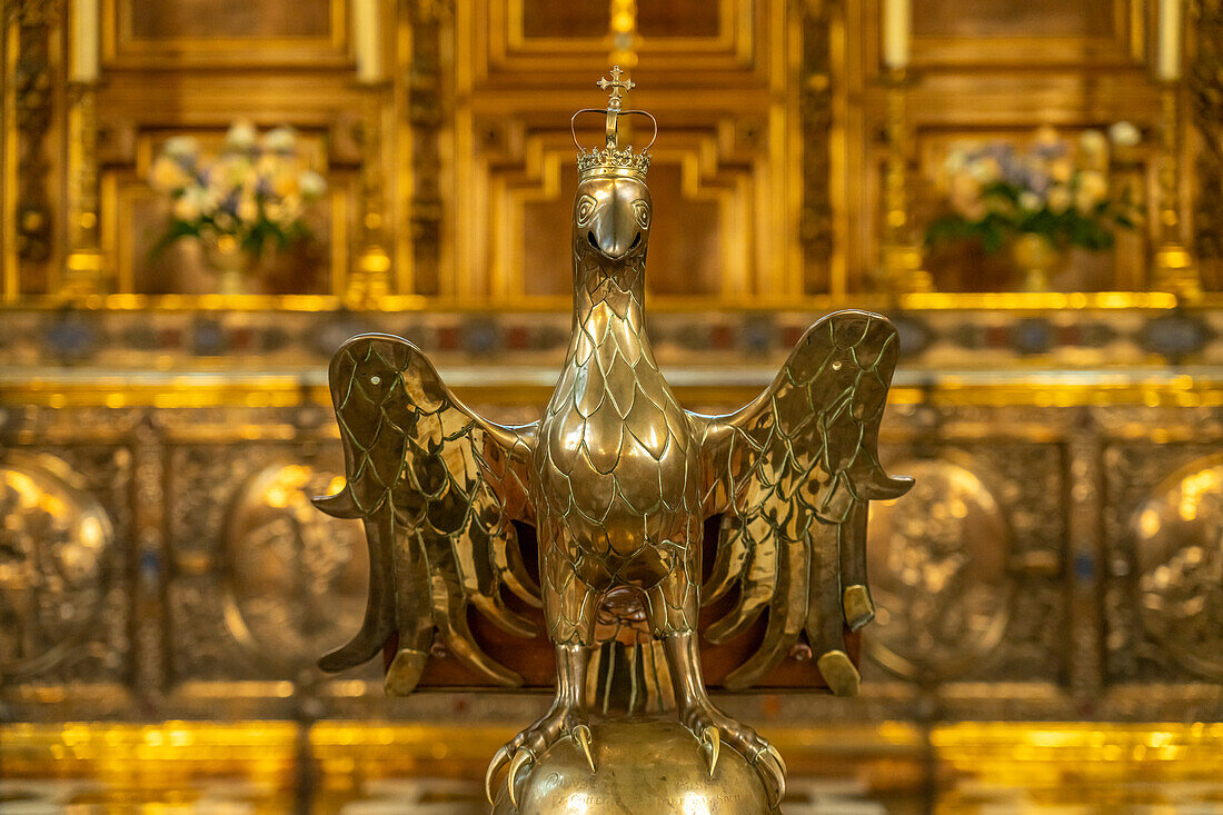 Eagle lectern in the interior of Balliol College Chapel, University of Oxford, Oxford, Oxfordshire, England, United Kingdom, Europe