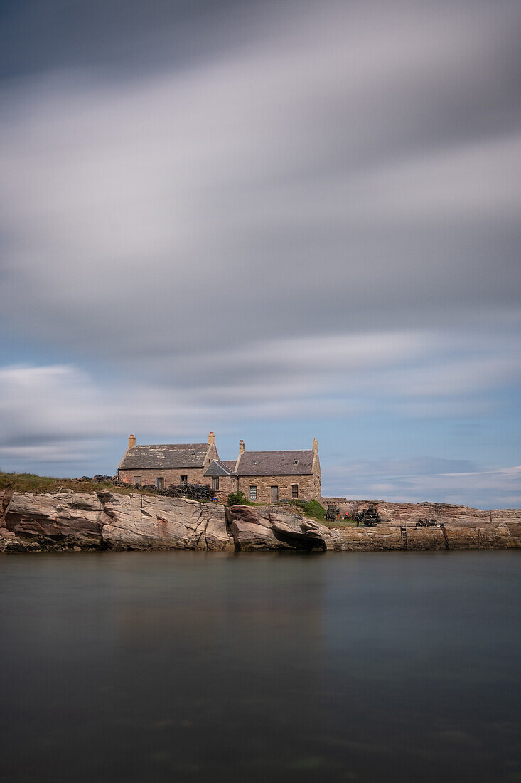 Blick auf einen verlassenen Hafen, East Lothian, Schottland, Vereinigtes Königreich