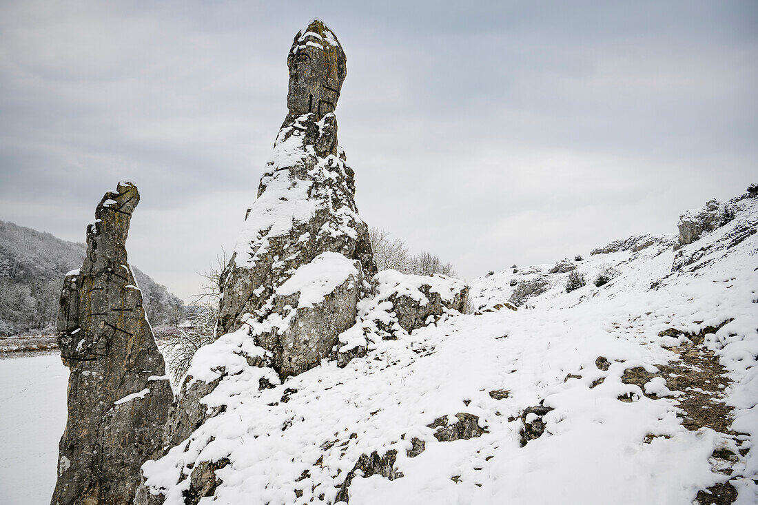 Rock formation &quot;Steinerne Jungfrauen&quot; in the Eselsburg Valley, district of Heidenheim, Swabian Jura, Baden-Wuerttemberg, Germany, Europe