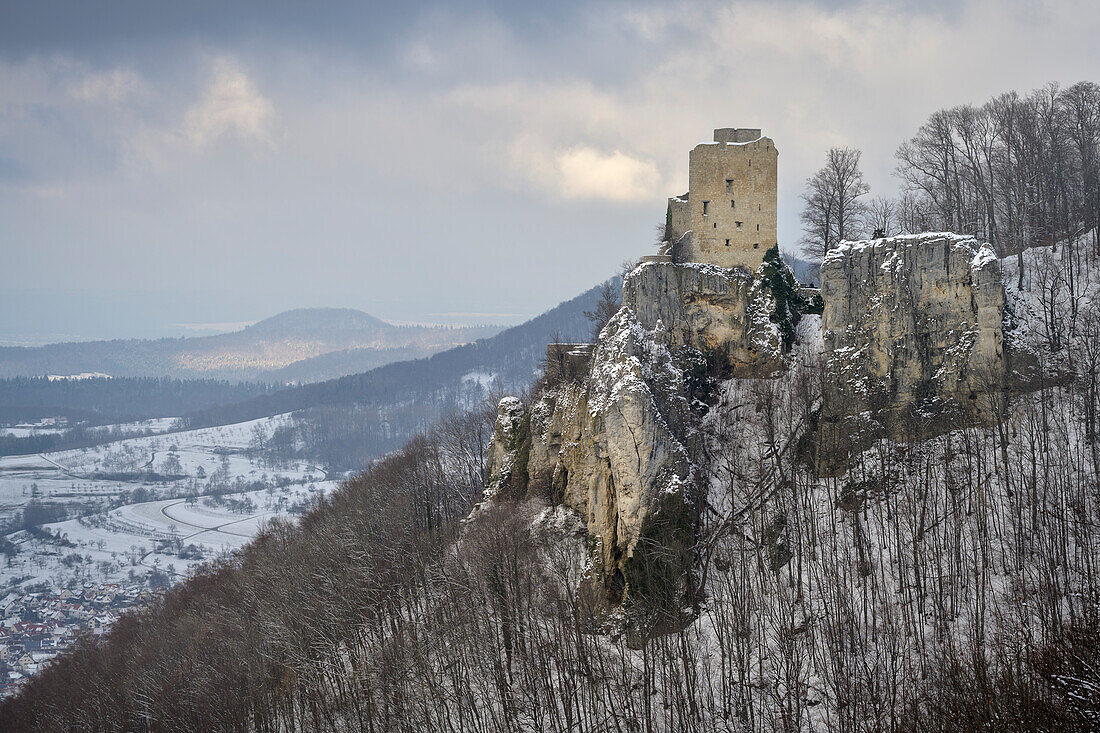 Reußenstein castle ruins, Felsenburg above Neidlingen, district of Esslingen and Göppingen, Swabian Jura, Baden-Wuerttemberg, Germany, Europe
