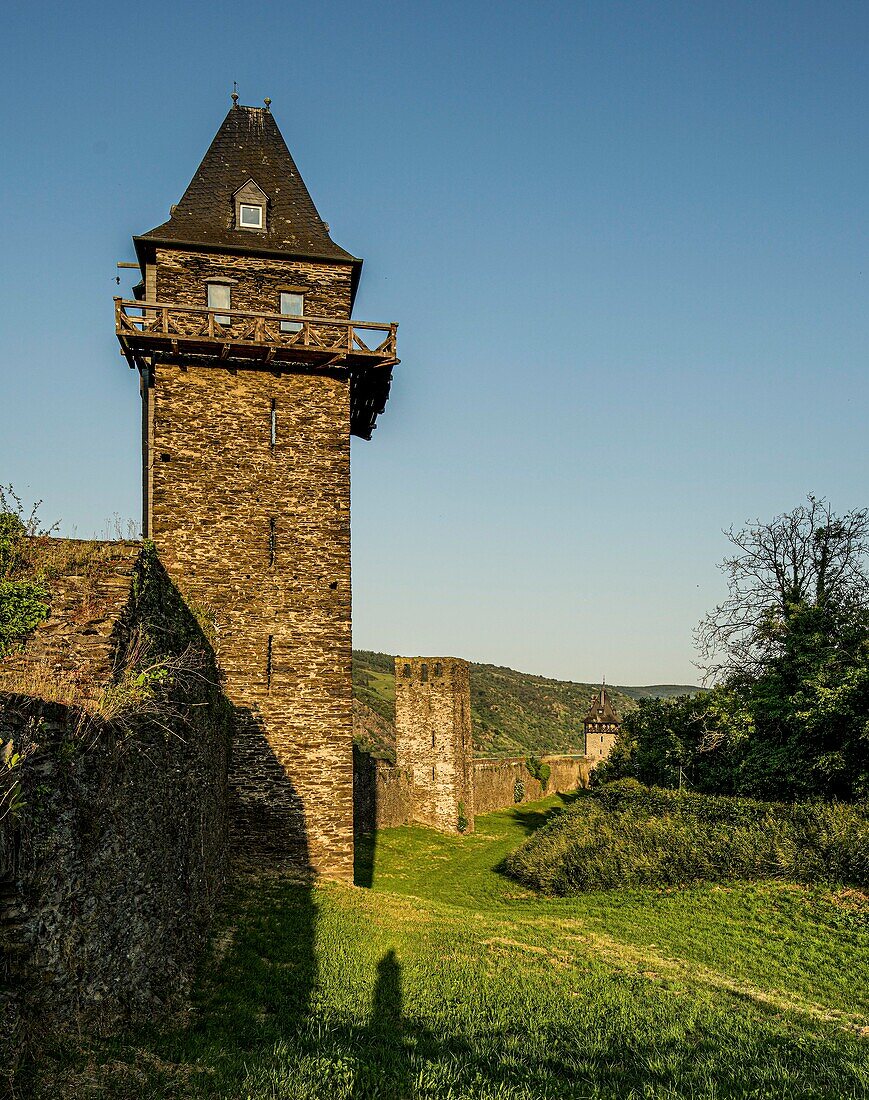 City wall and defense towers on the Michelfeld in Oberwesel, Upper Middle Rhine Valley, Rhineland-Palatinate, Germany