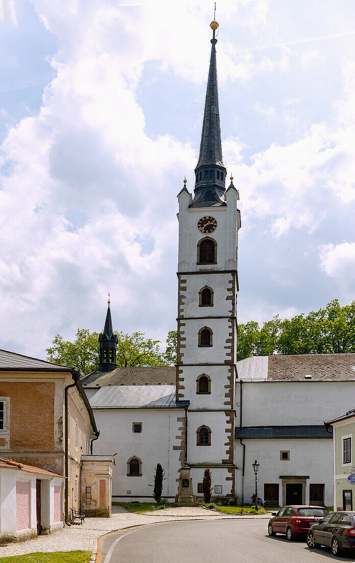 Kirche Sv. Sv. Bartoloměje in Frymburk nad Vltavou am Lipno-Stausee, Moldautal, Tschechien