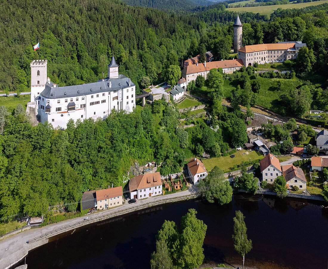 Burg Rožmberk mit Turm Jakobína über der Moldau, Rožmberk nad Vltavou, Südböhmen, Tschechien