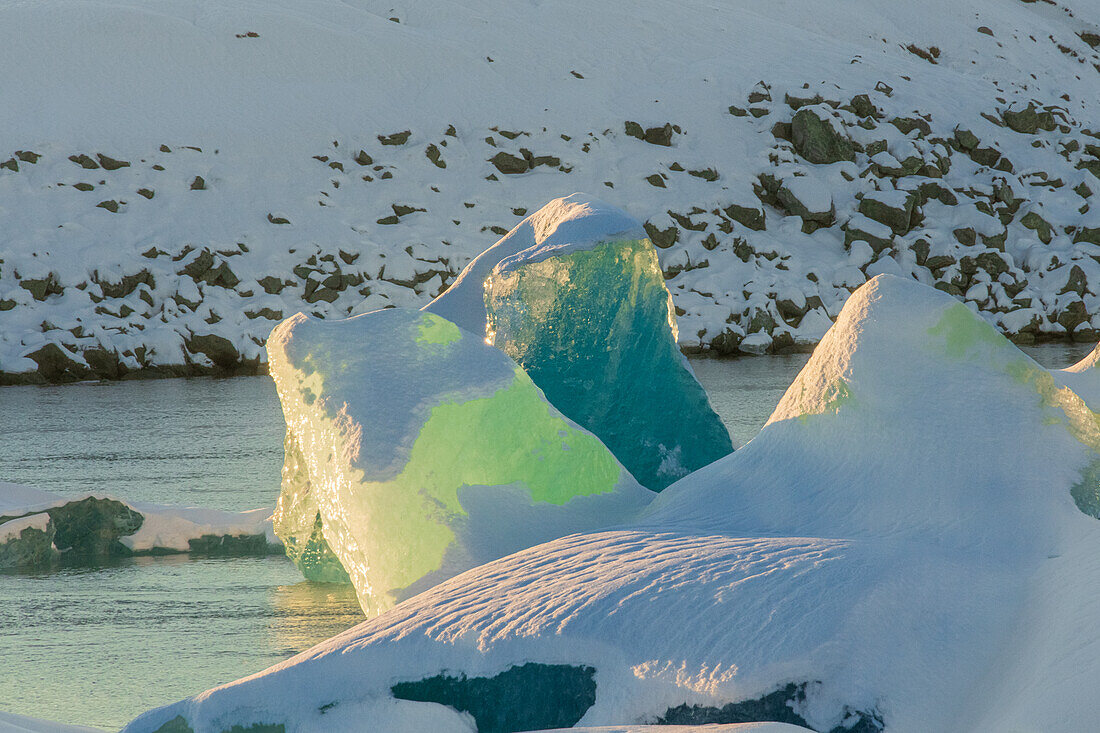 Icebergs that have calved from the Vatnajokull Glacier in Glacier lagoon