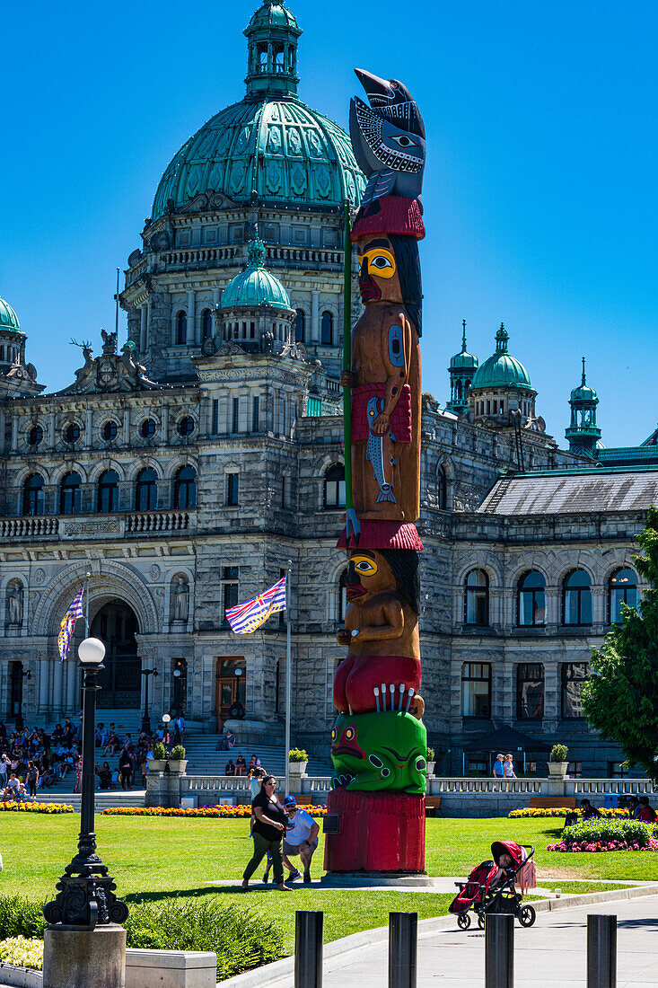 Totem Pole in front of the Parliment Building of British Columbiam in Victoria Canada