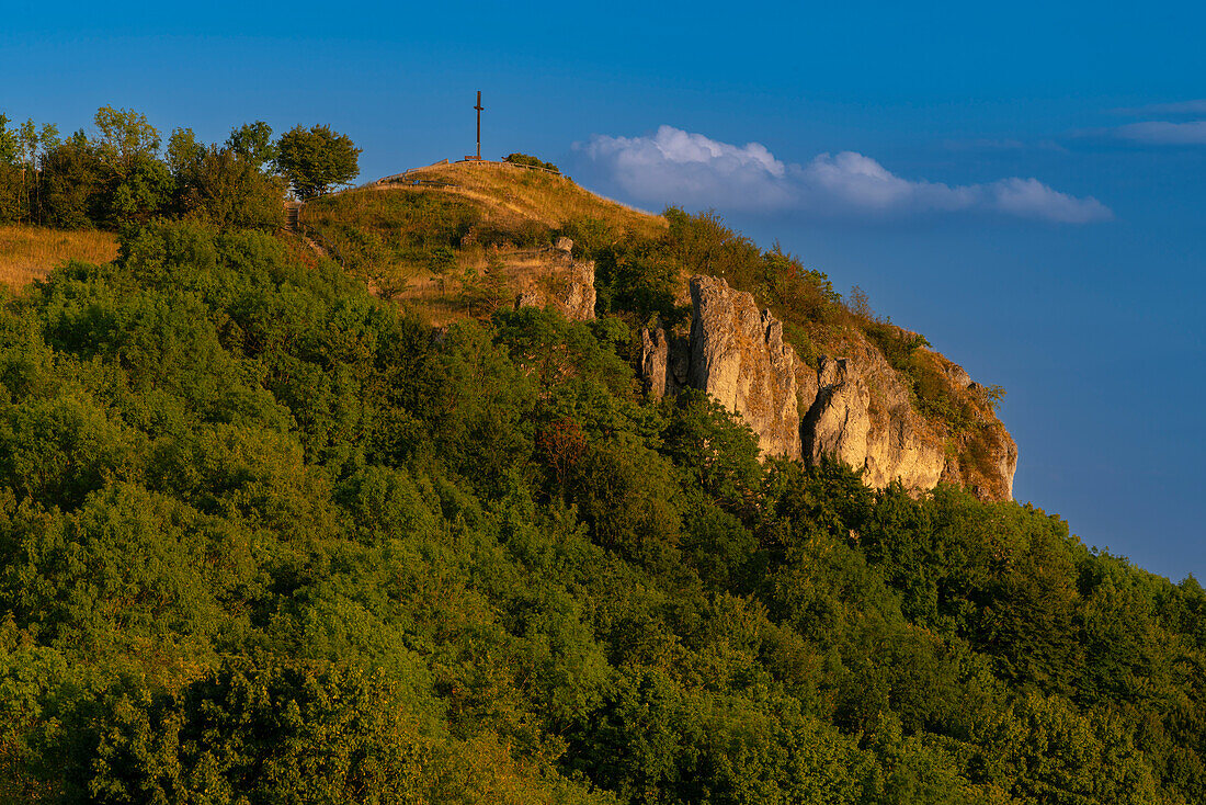 The Rodenstein on the Table Mountain Ehrenbürg or the &quot;Walberla&quot;, Franconian Switzerland Nature Park, Forchheim district, Upper Franconia, Franconia, Bavaria, Germany