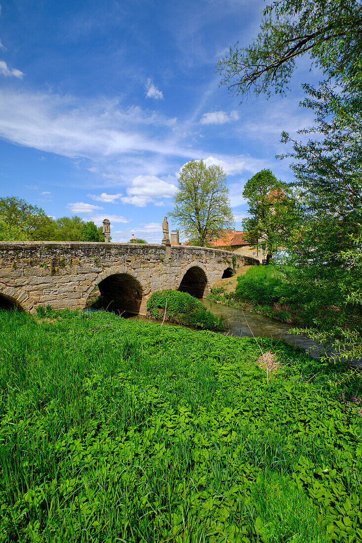 Historische Brücke über die Rodach in Seßlach, Landkreis Coburg, Oberfranken, Franken, Bayern, Deutschland