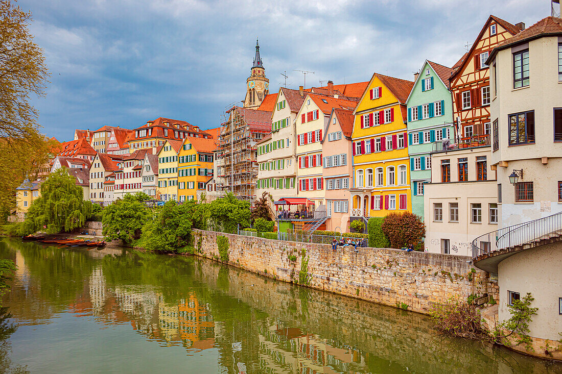 Bunte Häuserzeile am Neckar mit Altstadt, Tübingen, Baden-Württemberg, Deutschland