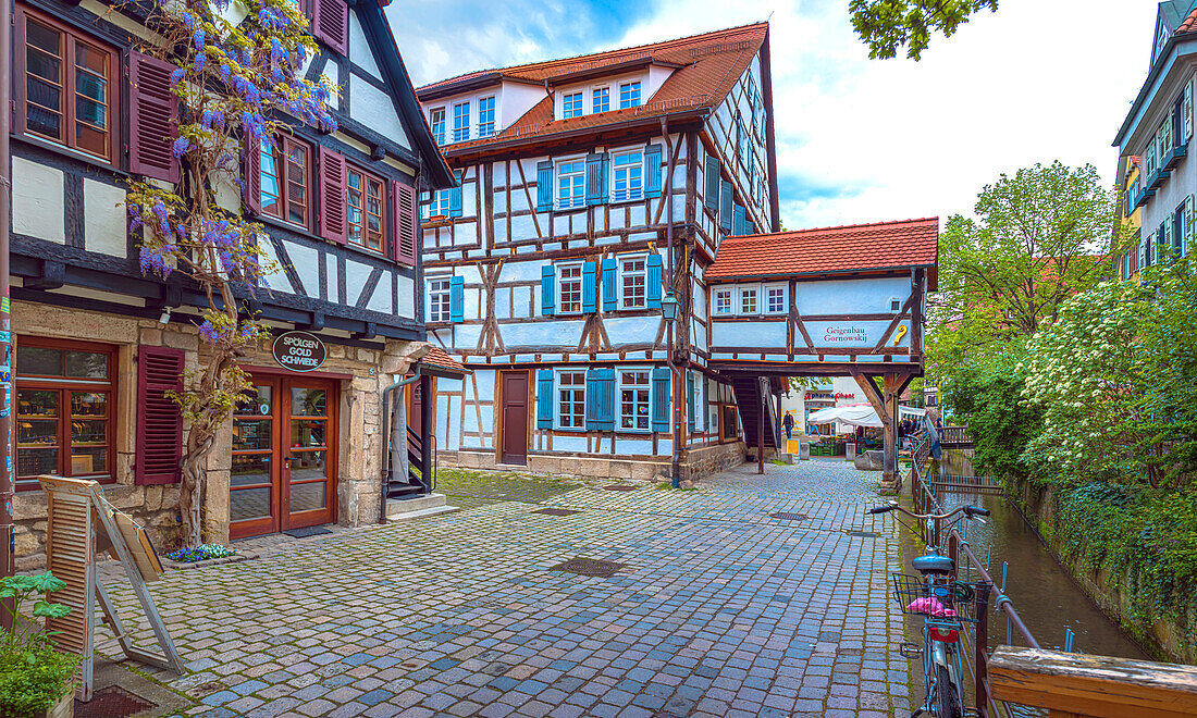 Ehemaliges Kloster 'Nonnenhaus' mit Geschäften, Tübingen, Baden-Württemberg, Deutschland