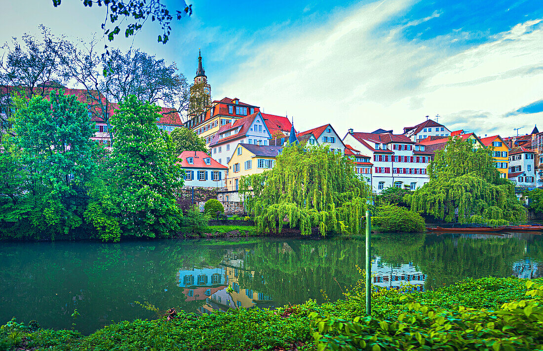 Fluss Neckar mit Blick auf die Altstadt, Tübingen, Baden-Württemberg, Deutschland