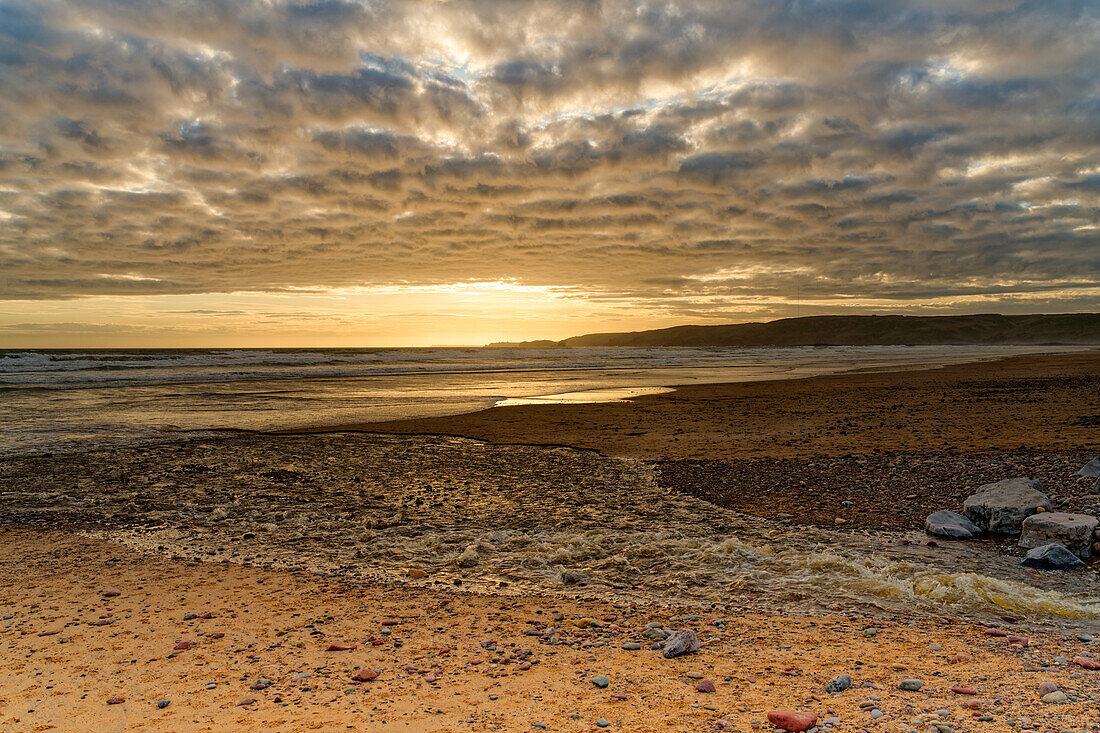 UK, Wales, Pembroke, Freshwater west bay at sunset