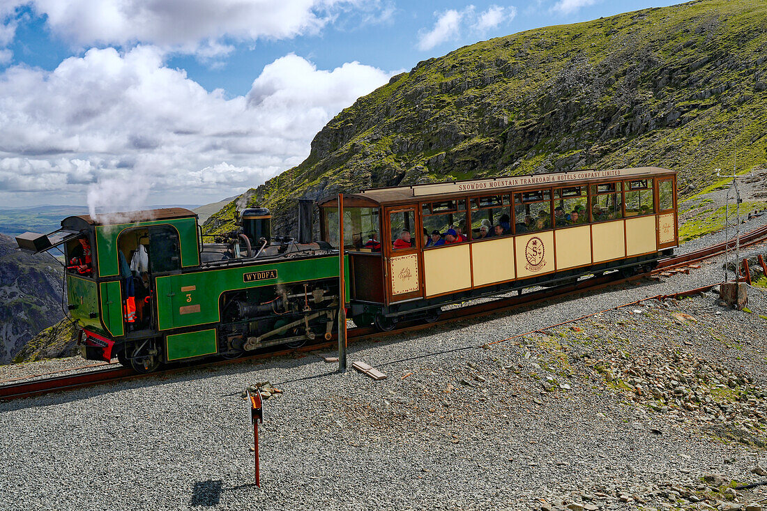 Großbritannien, Nord Wales, Snowdonia, Zahnradbahn am Mount Snowdon