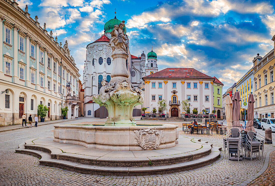 Residenzplatz in Passau, Bayern, Deutschland